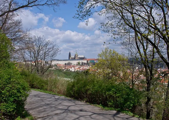 In Mala Strana - 10 Minutes From Charles Bridge *