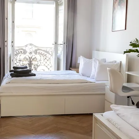 Apartments In Mala Strana - 10 Minutes From Charles Bridge Prag