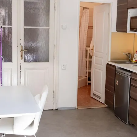 Apartments In Mala Strana - 10 Minutes From Charles Bridge Apartment Prag