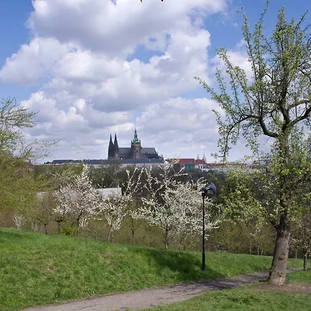 Apartments In Mala Strana - 10 Minutes From Charles Bridge Prag