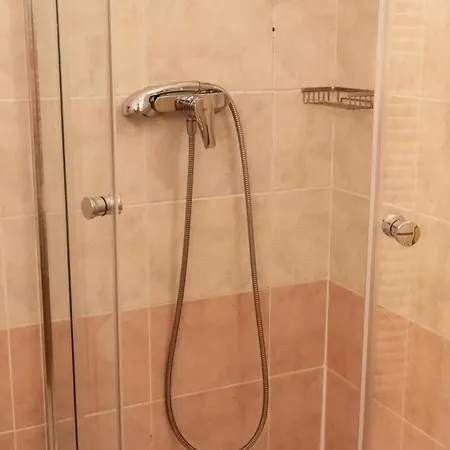 Petrin Park Apartments - 10 Min Walk To Charles Bridge