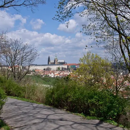 In Mala Strana - 10 Minutes From Charles Bridge *